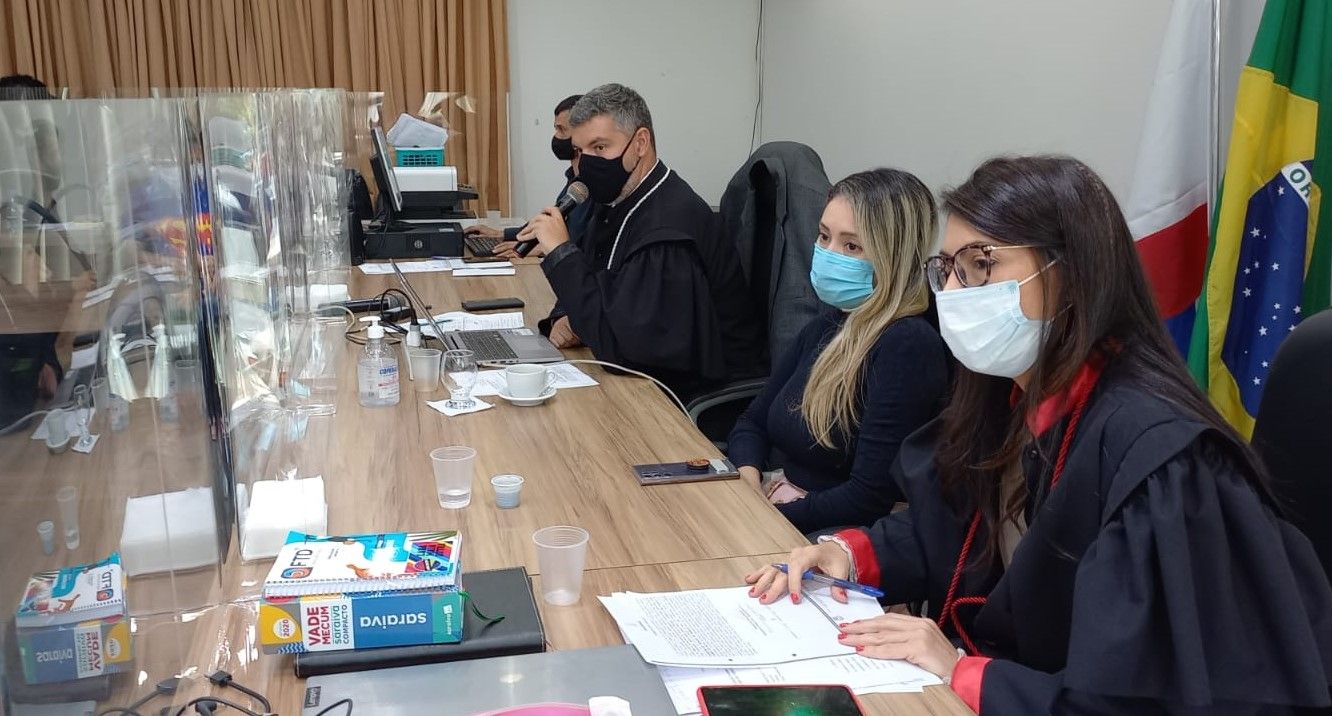 Homem acusado de matar a companheira com 74 facadas é condenado a 20 anos de prisão