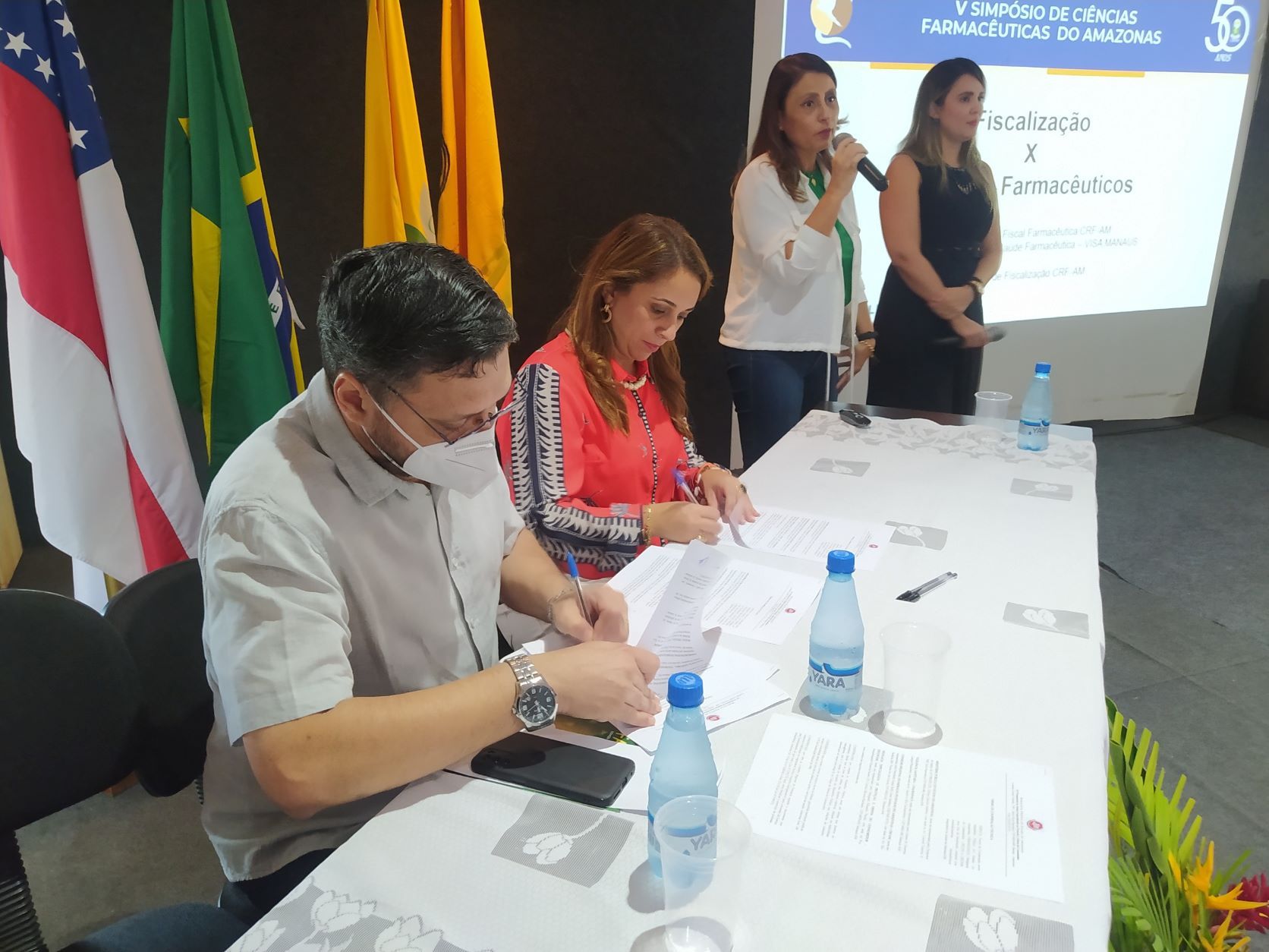 Prefeitura e Conselho de Farmácia assinam termo para fiscalização de serviços farmacêuticos