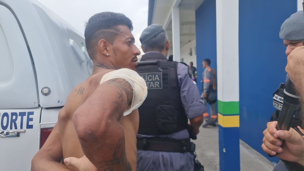 Homem jurado de morte comete crime para ser preso novamente