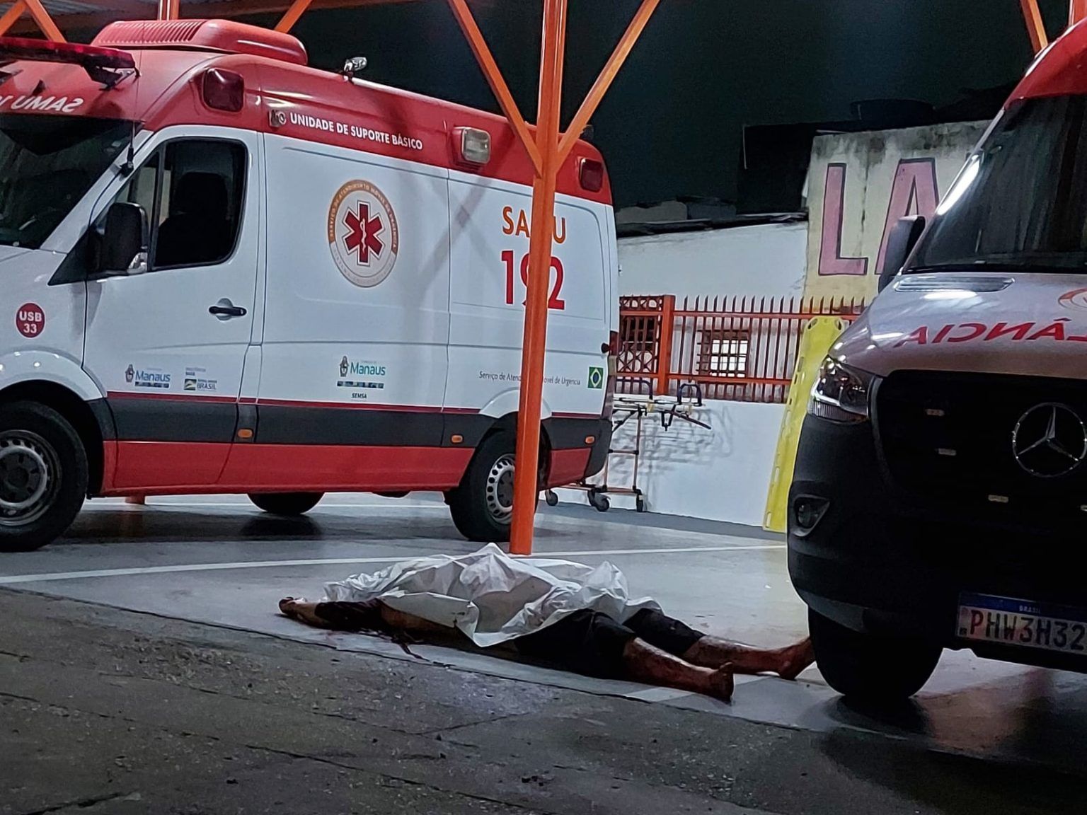 Homem é morto a tiros e tem corpo jogado no Samu da Compensa