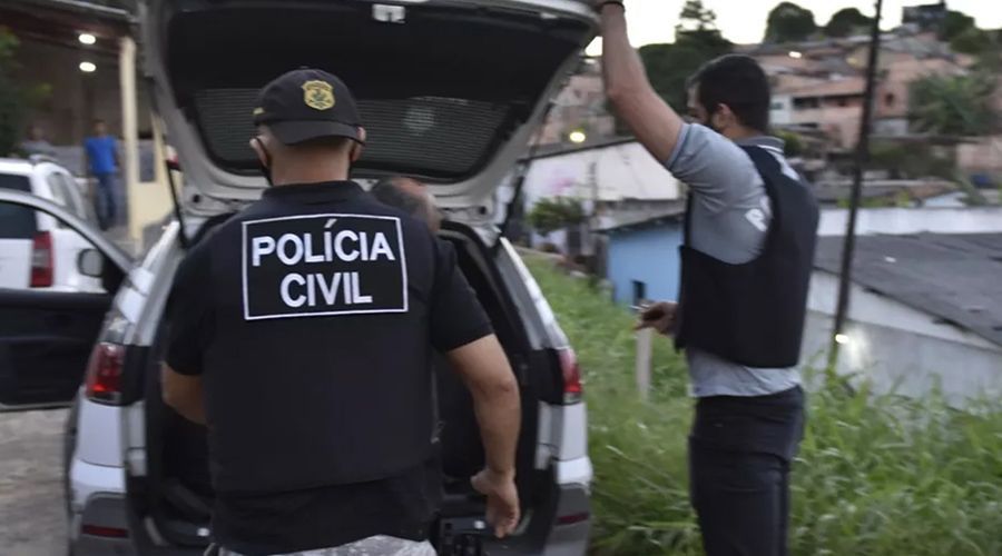 Diarista é presa por mandar sequestrar e extorquir patrão em Manaus