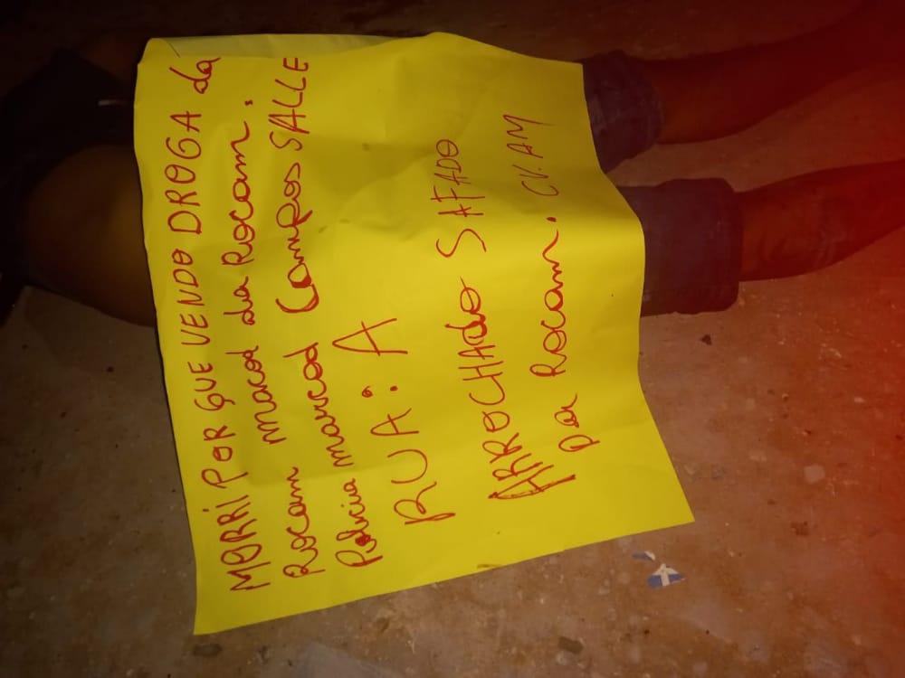 Homem é encontrado morto com recado de facção criminosa em Manaus