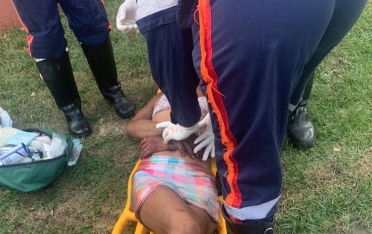 Homem é preso após tentar matar esposa a facadas em Manaus