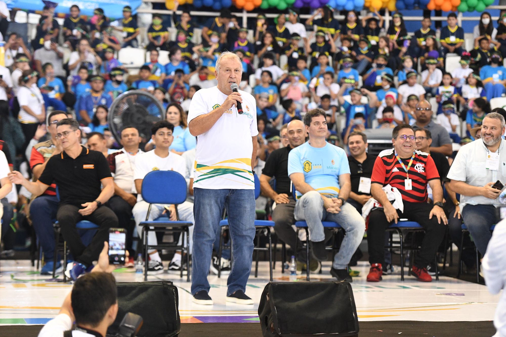 Em Manaus, Zico participa de lançamento de ação encontrar novo talento no futebol