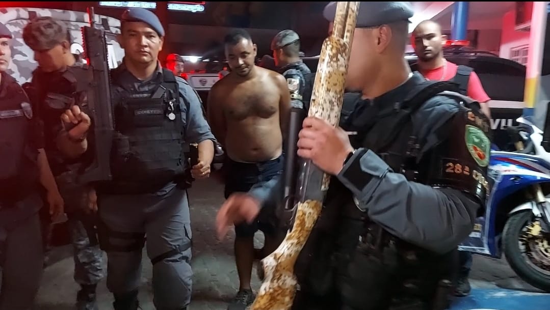 Homem é preso com submetralhadora na zona Leste