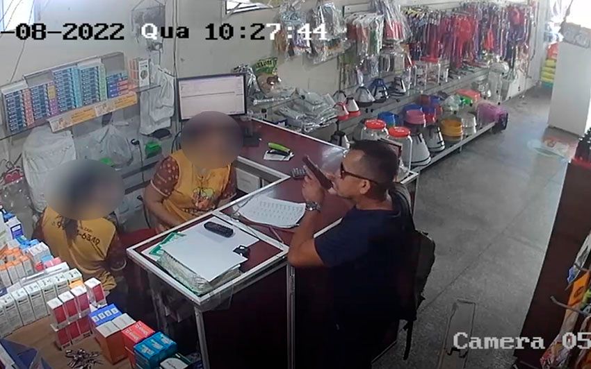 Homem aterroriza funcionárias de pet shop durante assalto em Manaus