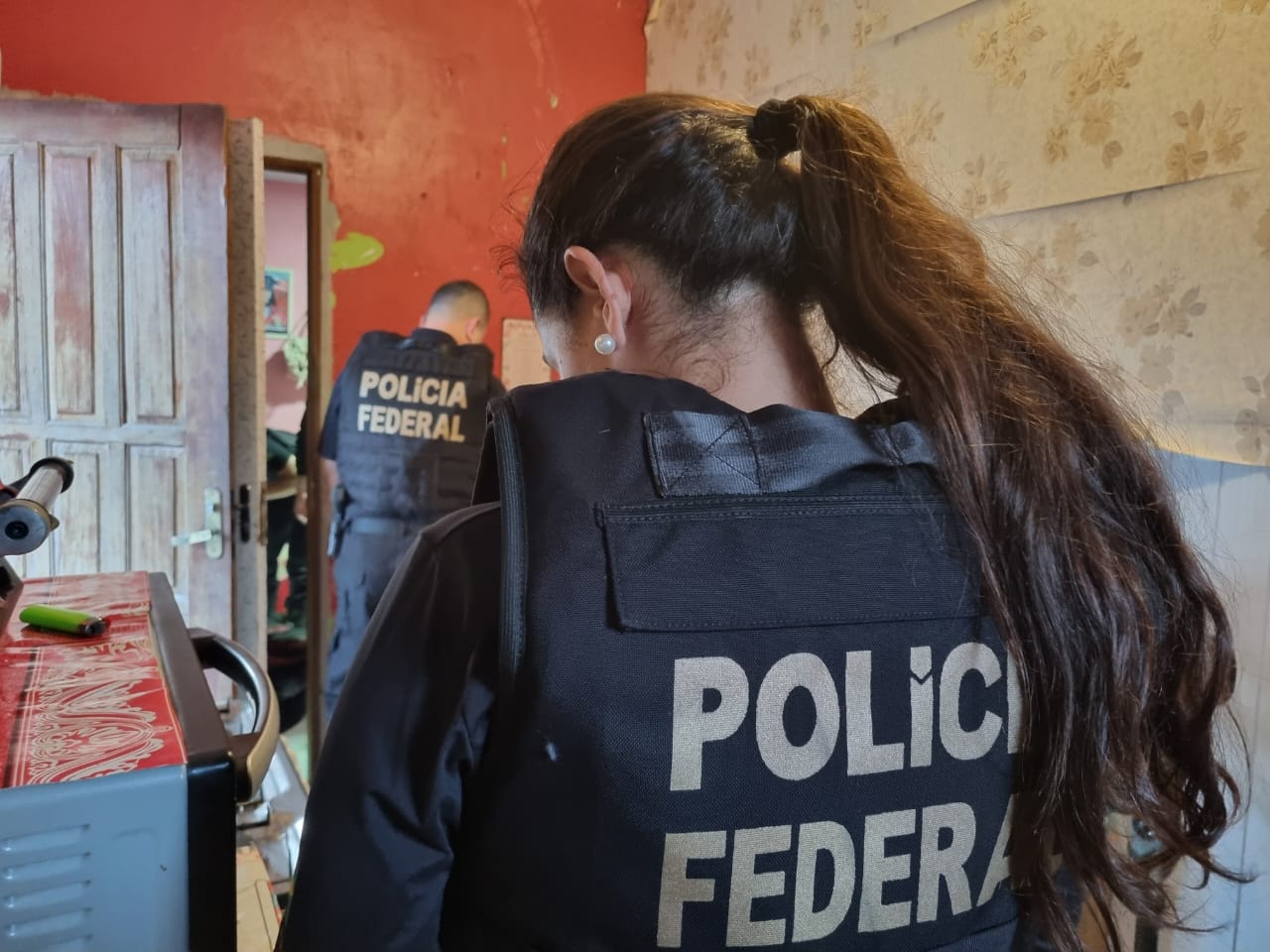 Em Manaus, PF faz operação para combater pornografia infantil