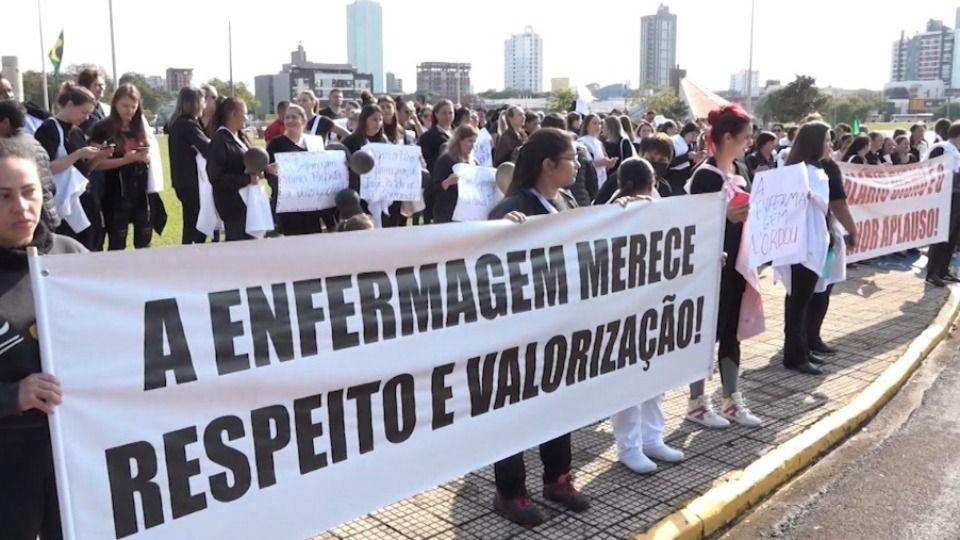 Maioria do STF mantém suspensão de piso da enfermagem