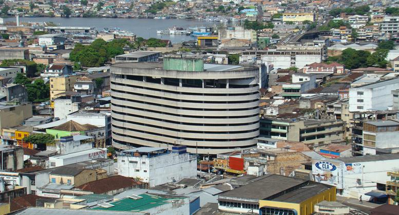 Edifício-garagem é arrematado em leilão público