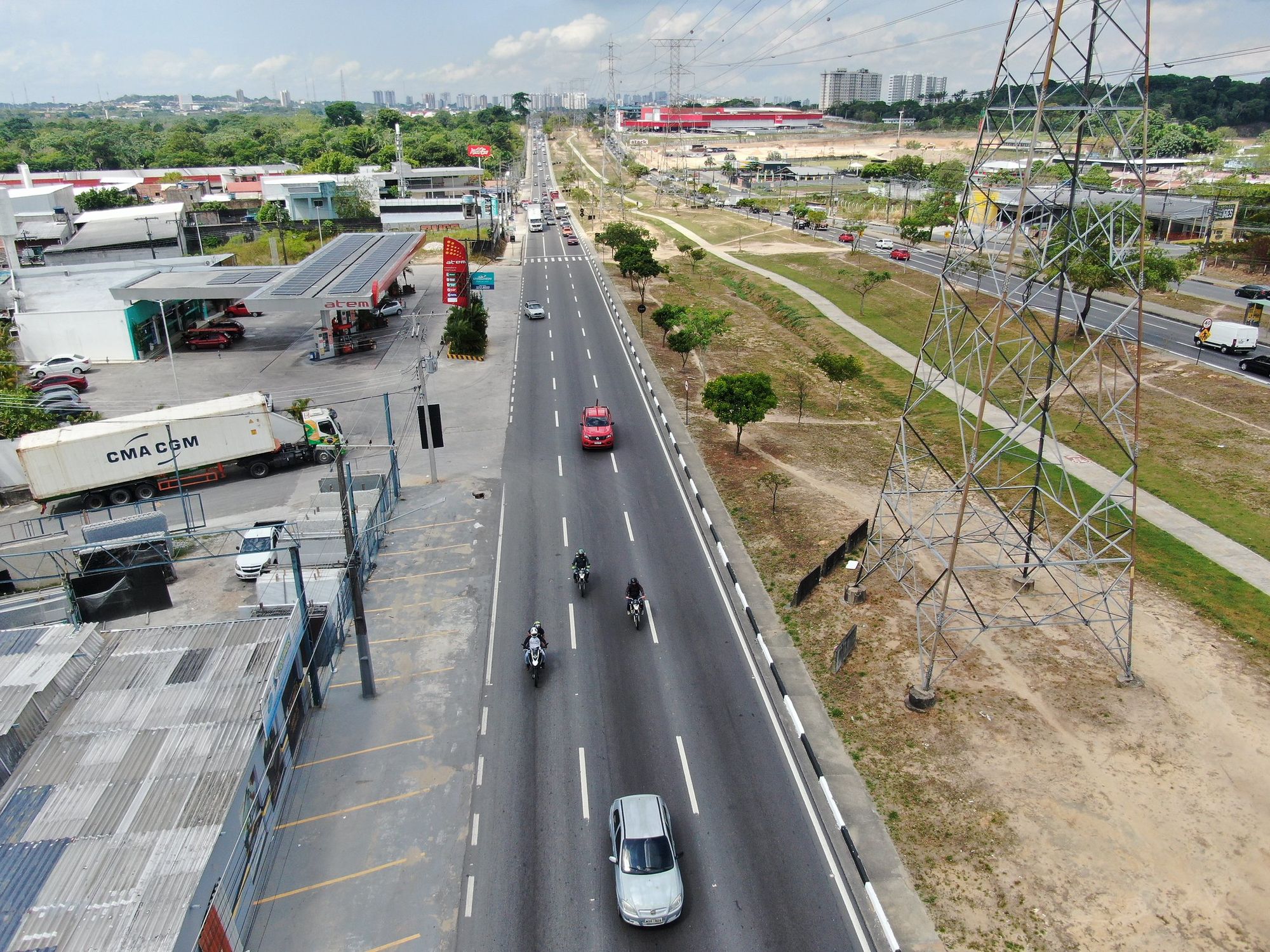 Prefeitura de Manaus revitaliza avenida Governador José Lindoso