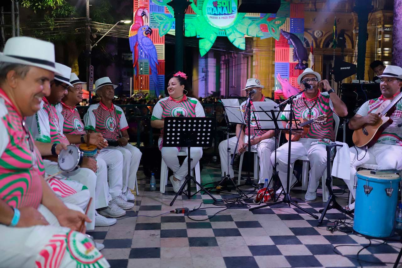 Grupo ‘Couro Velho’ encanta público com samba de raiz no #SouManaus Passo a Paço