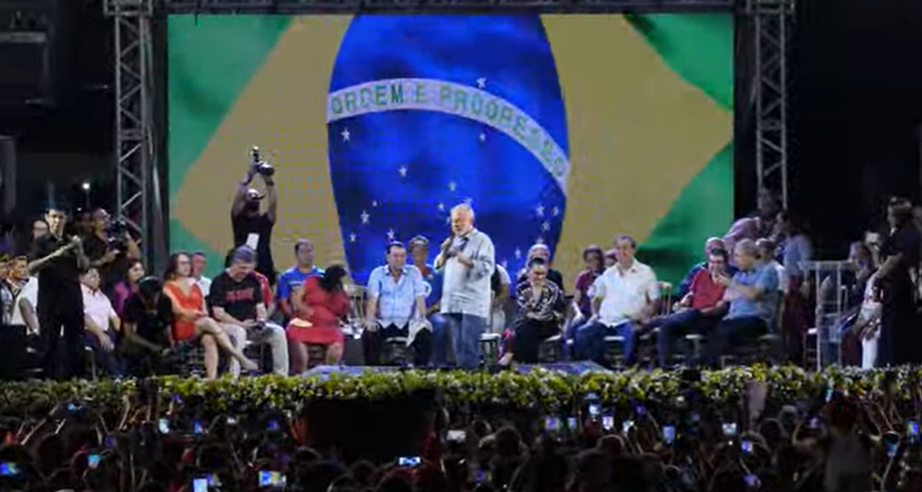 Lula reúne milhares de apoiadores em comício na zona norte de Manaus