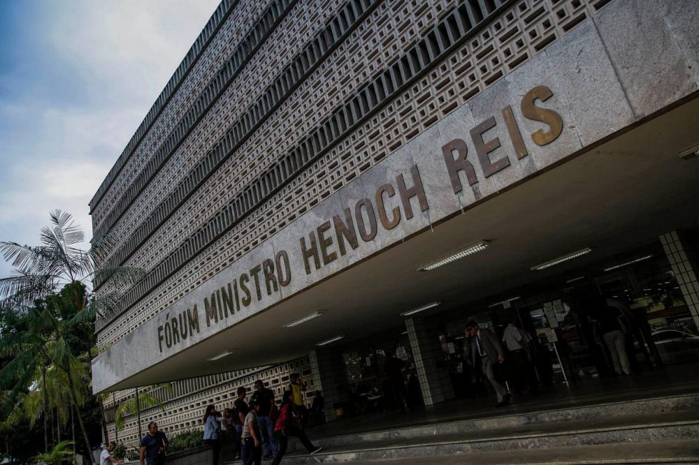 Tenente acusado de matar dois PMs vai a júri popular