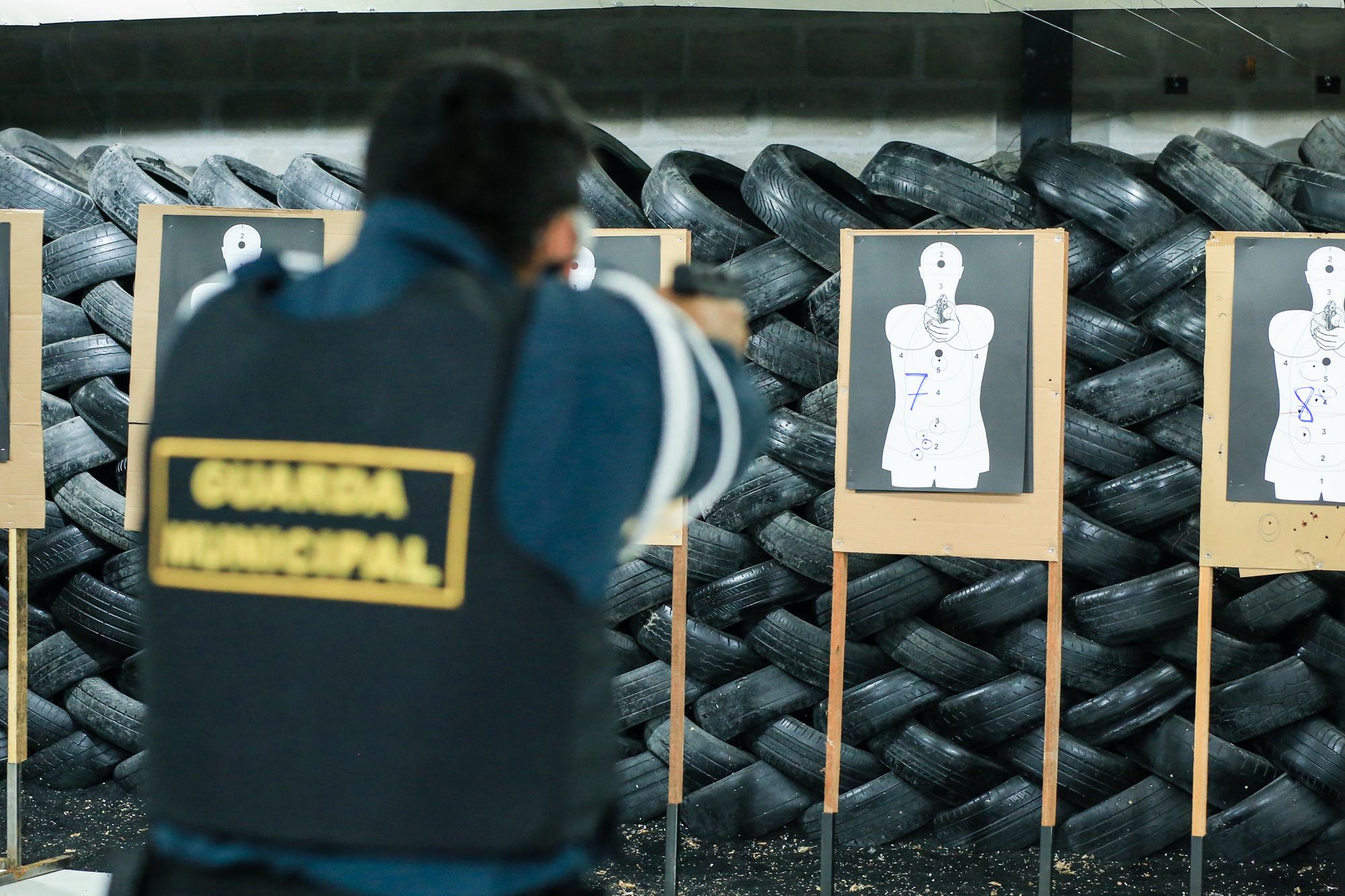 Prefeitura de Manaus entrega armas para Guarda Municipal nesta terça