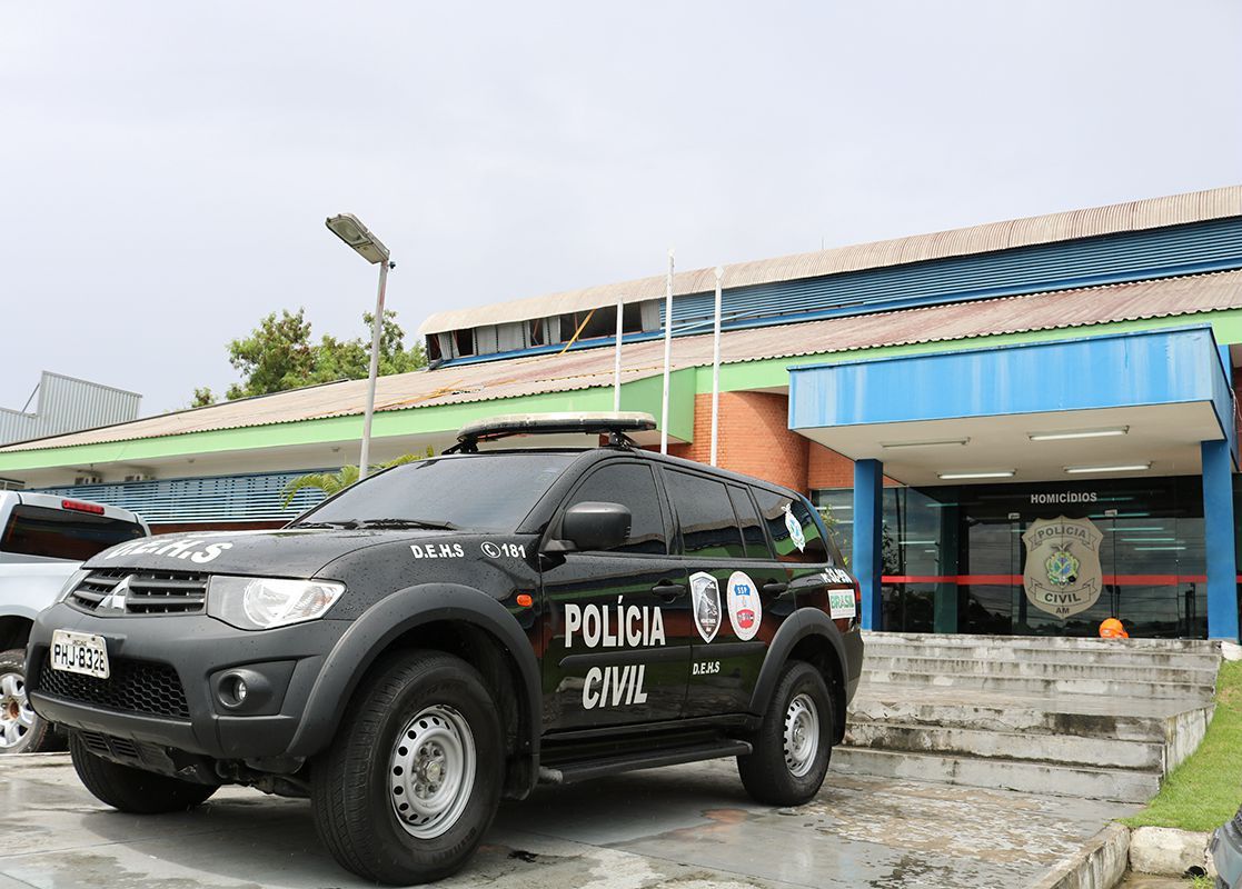 Homem é baleado após reagir a prisão por duplo homicídio em Manaus