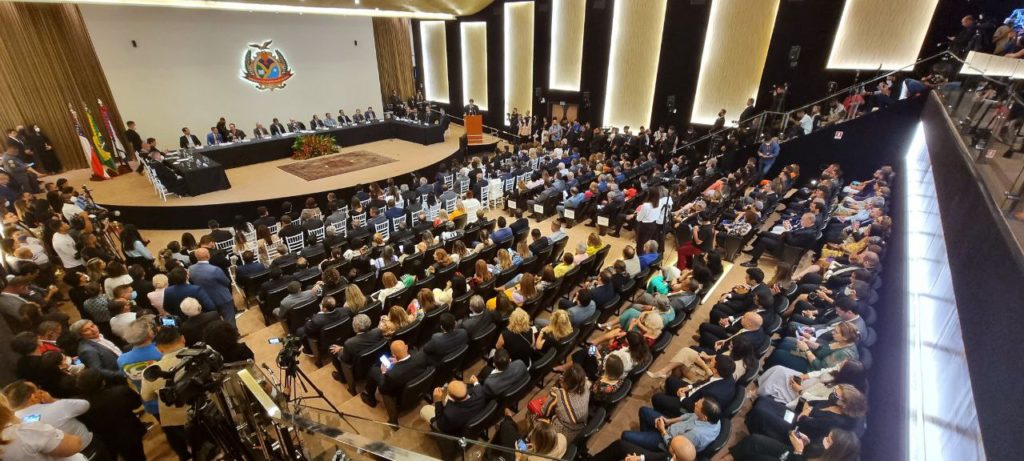 TCE esclarece bloqueio de bens de prefeito de Eirunepé