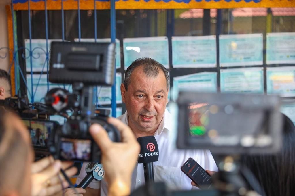 Omar Aziz é reeleito senador do Amazonas