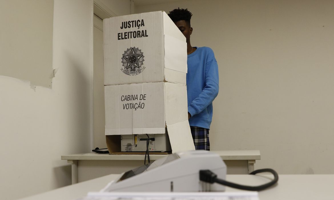 Eleitor que deixou de votar no primeiro turno pode participar do segundo