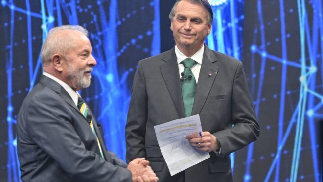 Lula tem 53,5% dos votos válidos e Bolsonaro 46,5%, diz pesquisa CNT/MDA