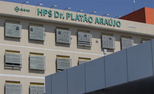 Adolescente é baleado durante assalto em campo de futebol