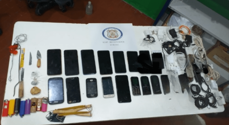 Polícia encontra celulares, drogas e armas caseiras em presídio no AM