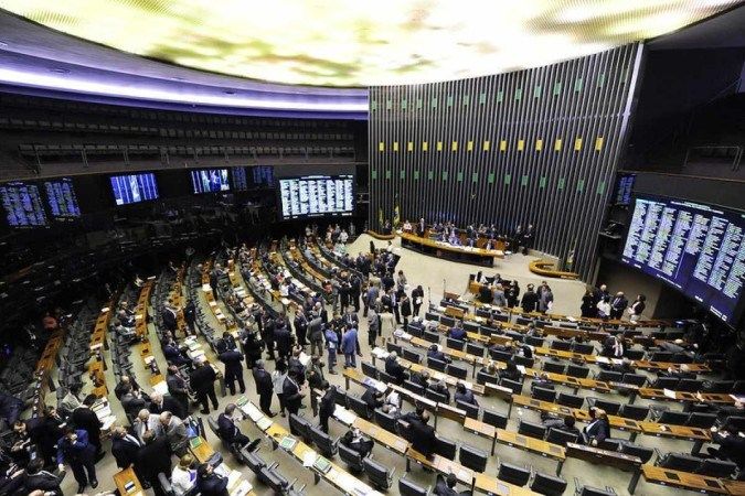 PEC da Transição já tem 18 assinaturas para tramitar; proposta precisa de 27