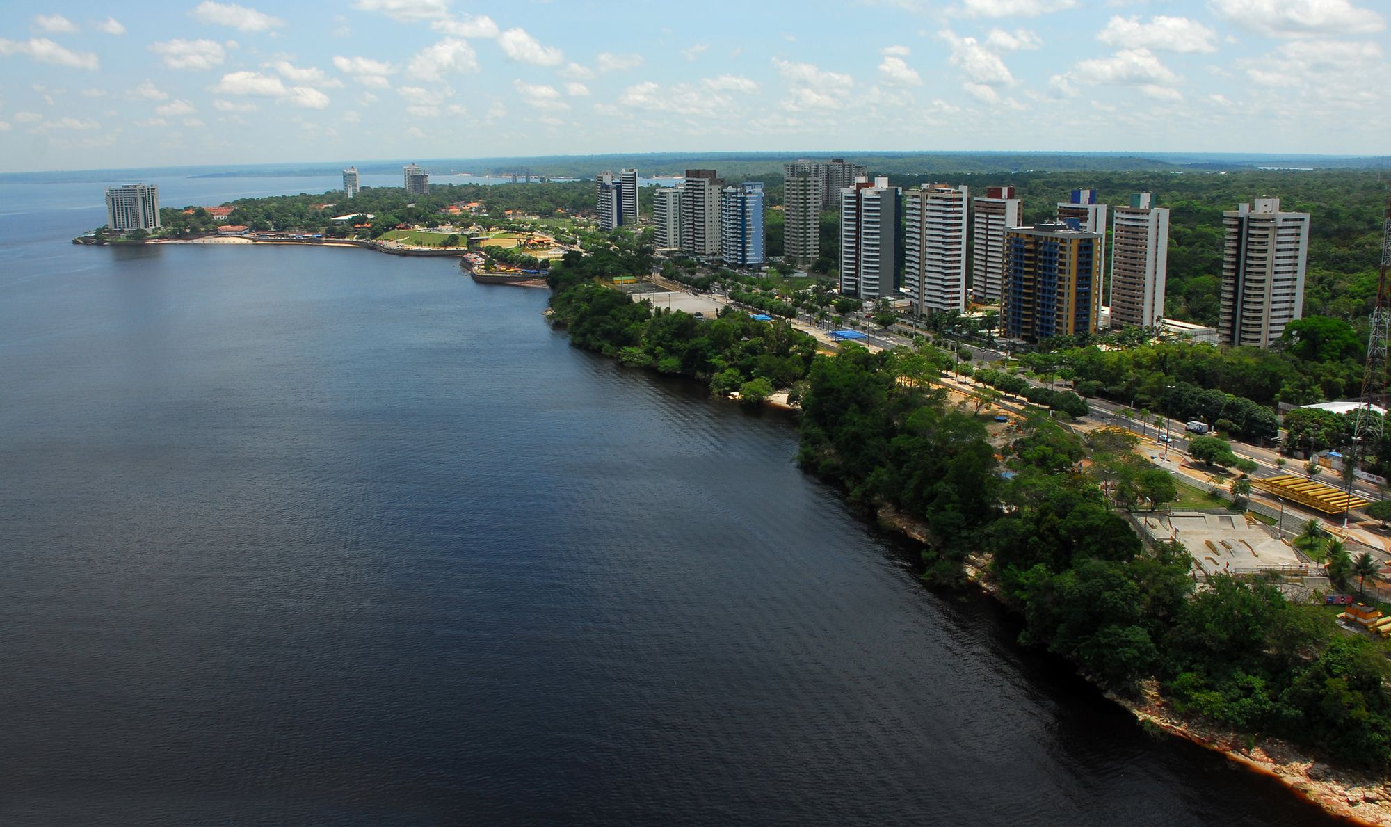 “Manaus está à disposição para sediar a COP30", afirma David Almeida