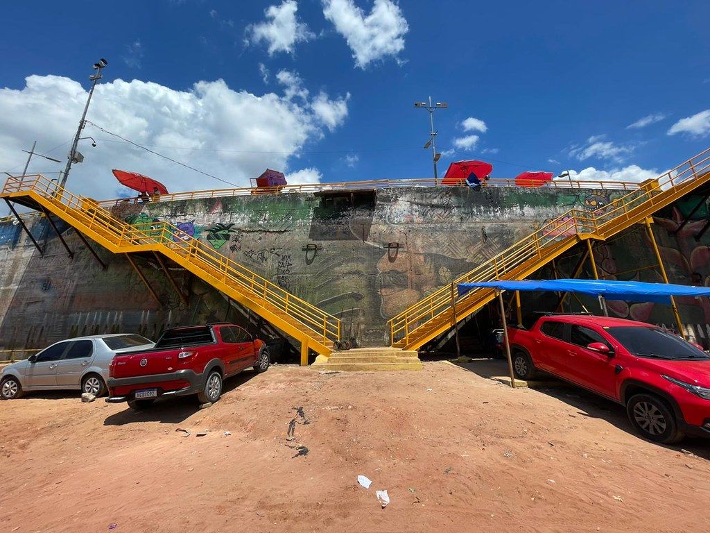Prefeitura conclui revitalização das escadarias de acesso à balsa na Manaus Moderna