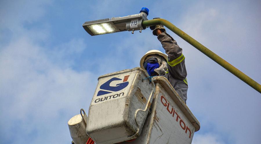 Iluminação pública em Manaus terá reajuste no próximo ano