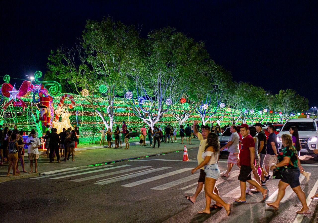 Adriana Brasil - Em clima de fim de ano, Natal e Copa do Mundo