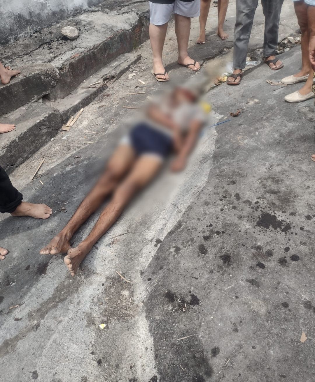 Homem suspeito de cometer roubos é espancado zona Leste