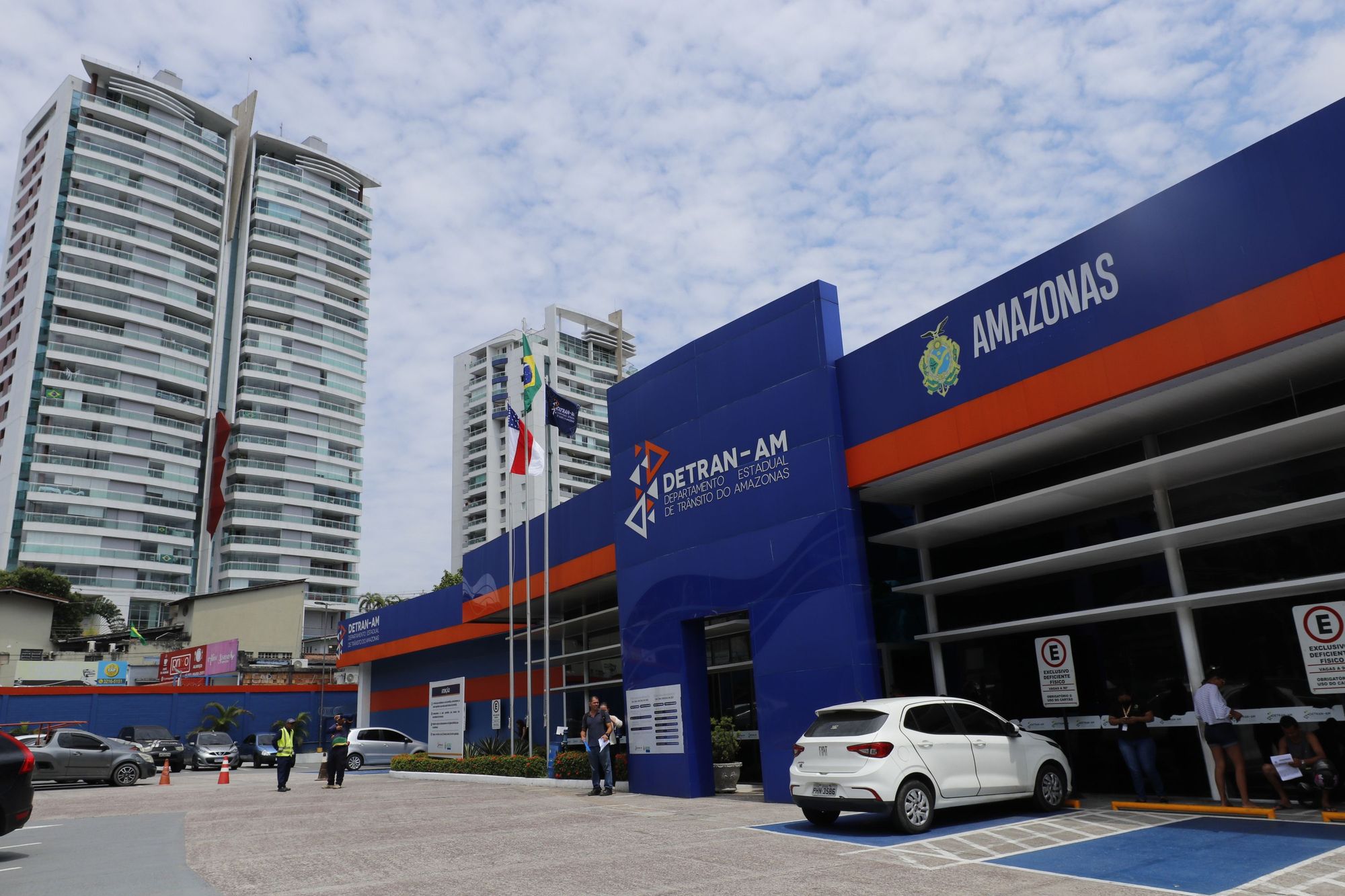 Detran-AM garante 40% de desconto no aplicativo Carteira Digital de Trânsito para condutores multados