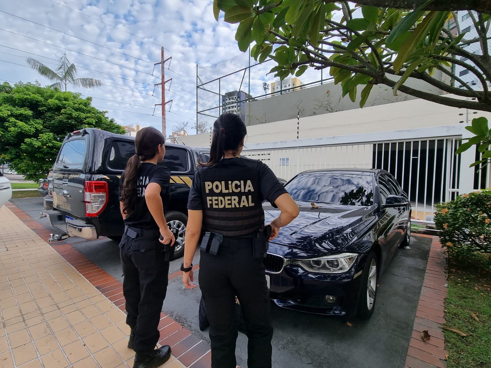 Operação da PF investiga caixa 2 envolvendo ex-mulher de Henrique Oliveira