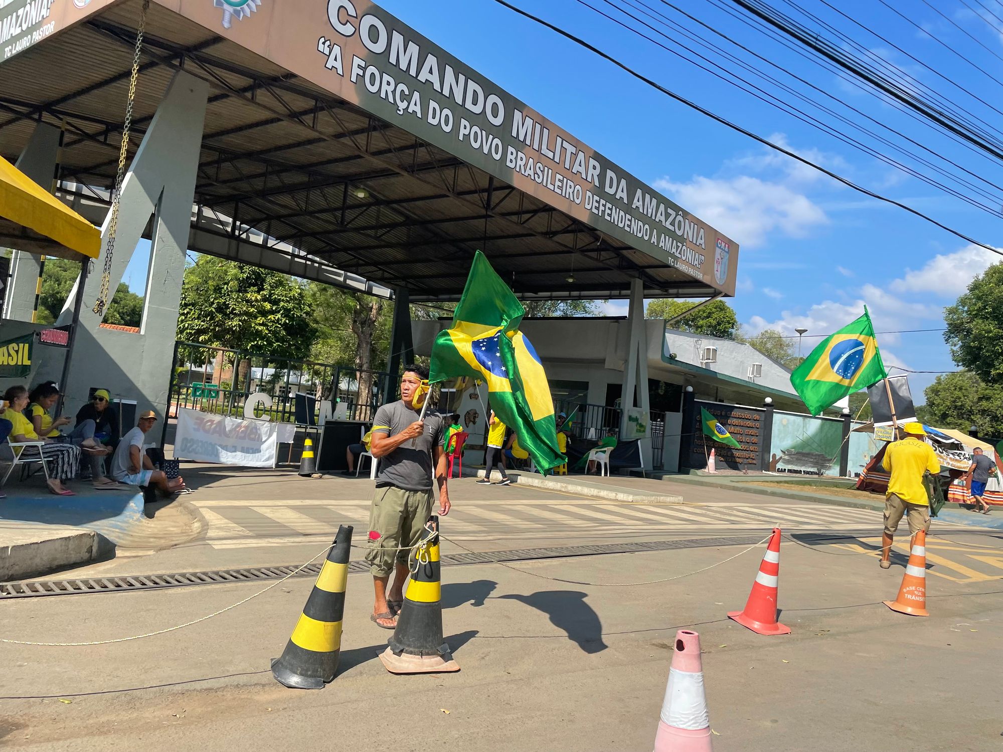Dito & Feito: Manifestação golpista em frente ao CMA aos poucos está perdendo a força
