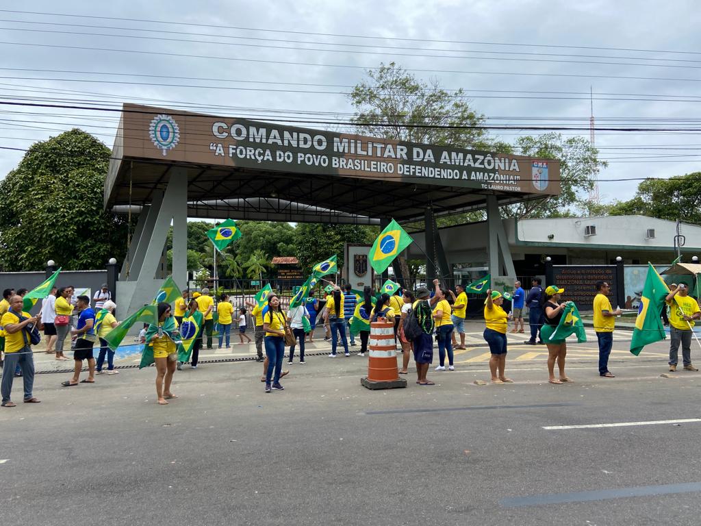 Rede pede a conselho tutelar proteção a crianças levadas a protesto em frente ao CMA