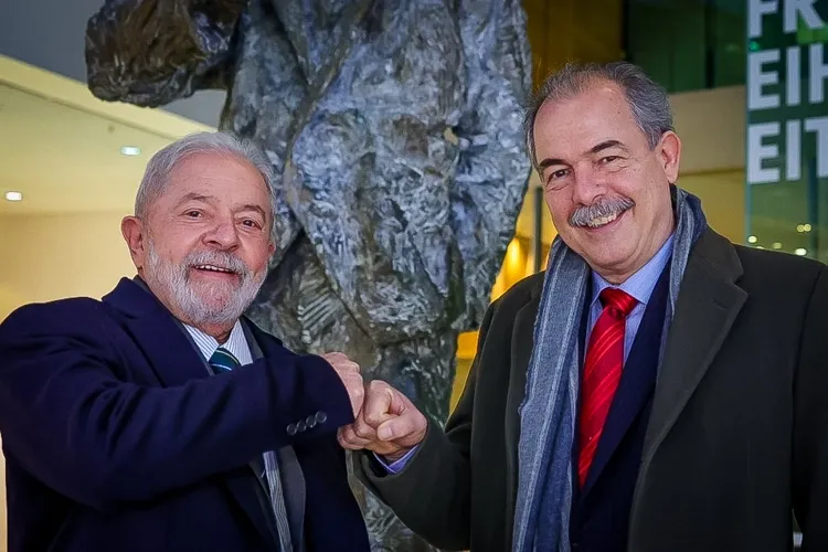 Lula confirma Aloizio Mercadante como presidente BNDES