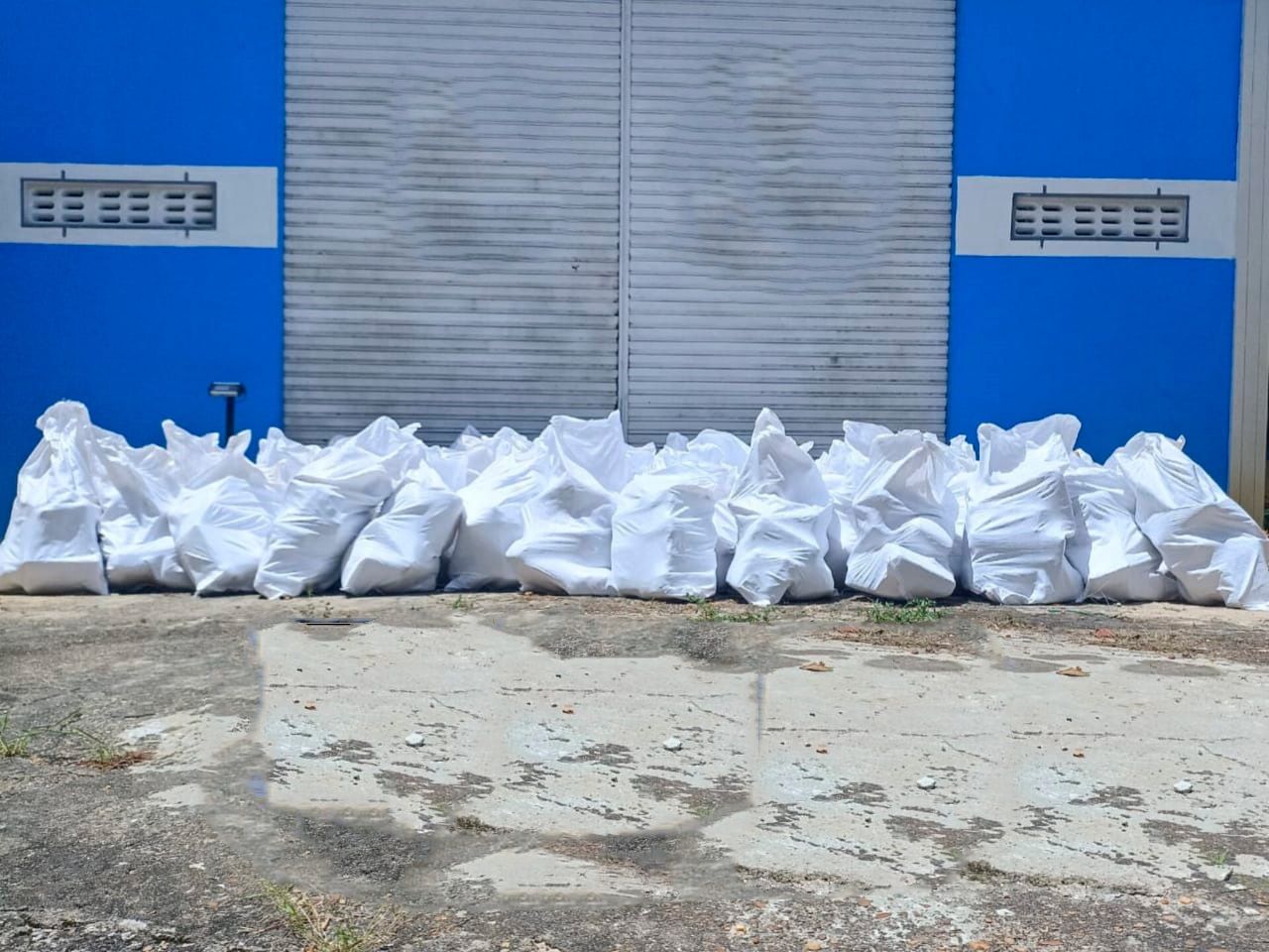 PMAM e PF apreendem duas toneladas de drogas em operação no Rio Negro