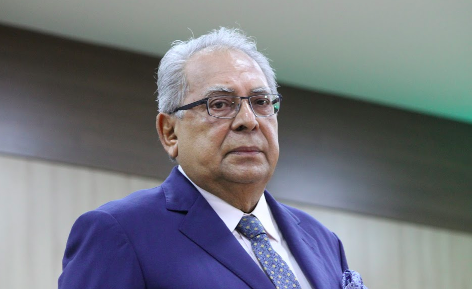 Amazonino Mendes recebe visita de Lula em hospital de São Paulo