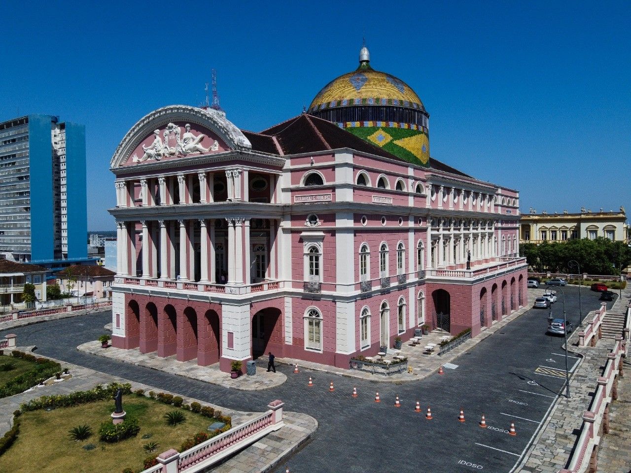 Teatro Amazonas é considerado o monumento mais bonito do Brasil, aponta pesquisa
