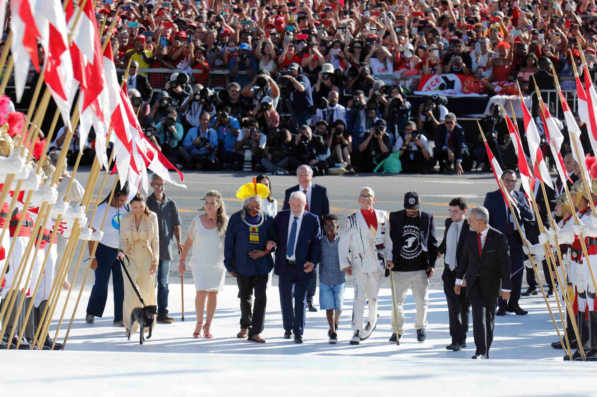 Lula subiu a rampa do Planalto e fez discurso emocionante; confira a íntegra