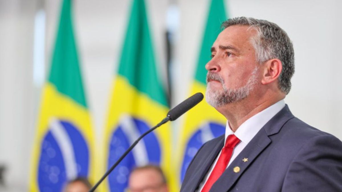 Paulo Pimenta promete Secom sem 'cercadinhos' e combate às fake news