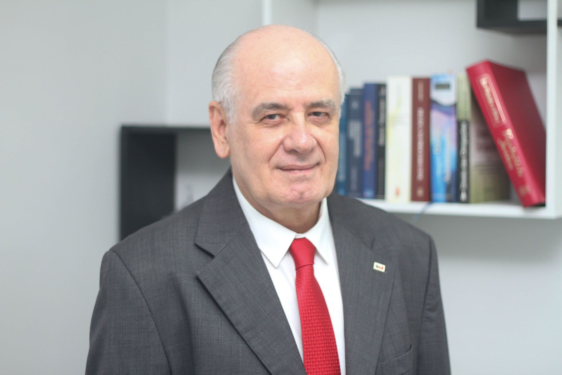 Serafim encerra mandato, diz que vai dar um tempo, mas não se afastar de vez da política