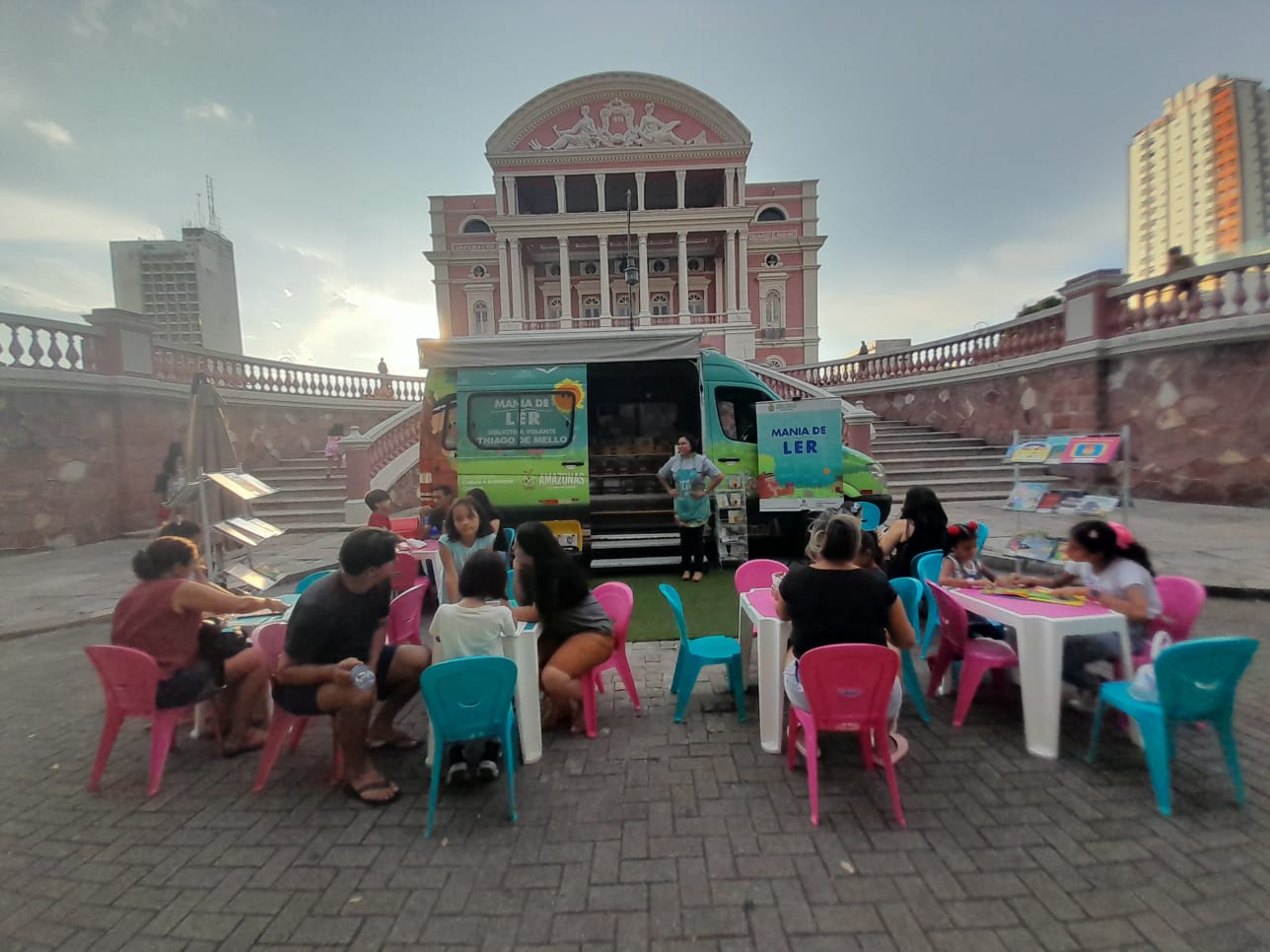 Mania de Ler: Biblioteca Volante retorna com nova edição aos domingos no Centro de Manaus
