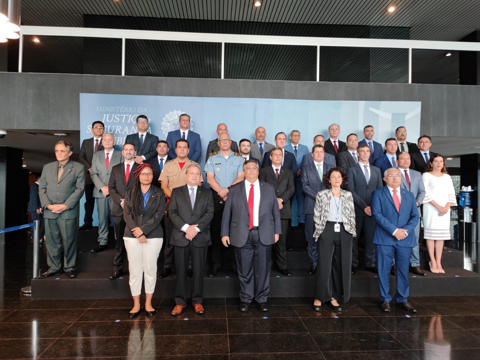 General Mansur participa de reunião com ministro da Justiça e secretários de segurança