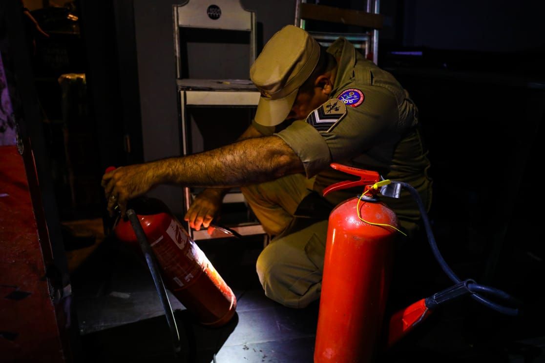 Corpo de Bombeiros fiscaliza bares e restaurantes durante 'Operação Ambiente Seguro'