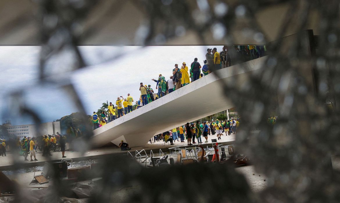 CBF repudia uso da camisa da seleção em manifestações antidemocráticas