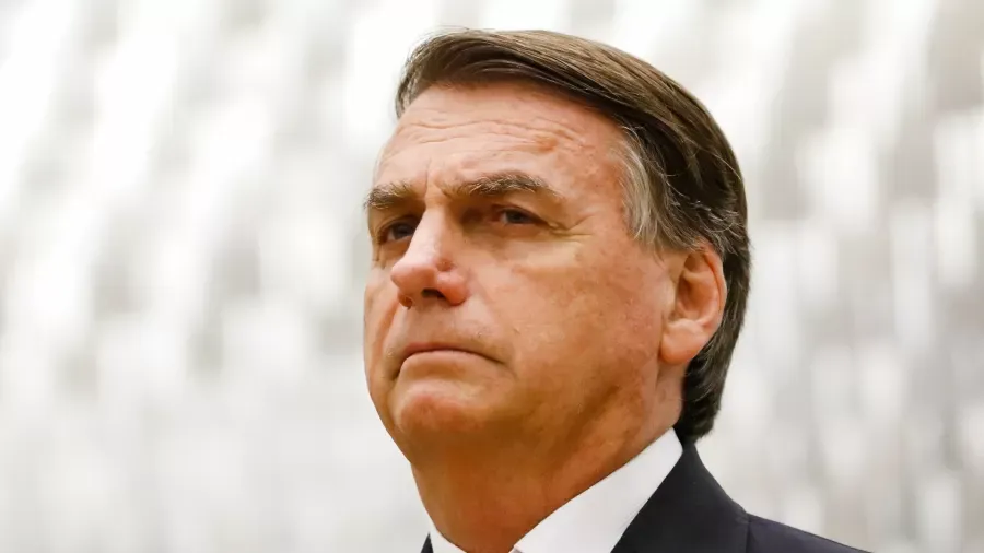 TSE dá 5 dias para Bolsonaro se manifestar sobre postagem contra resultado da eleição