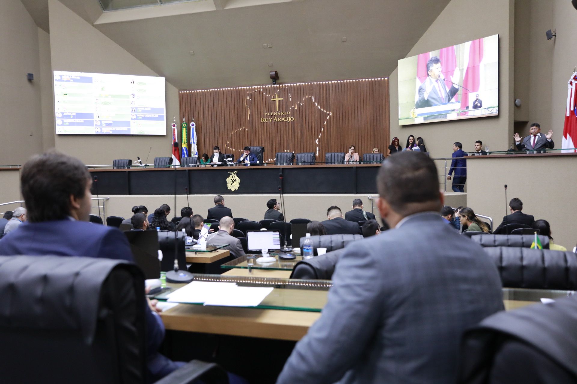 Aleam aprova aumento de salário dos membros do TJAM, TCE, MPE E MPC