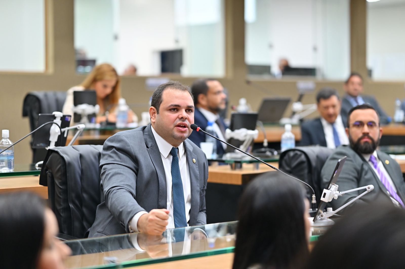Deputado Roberto Cidade lamenta falecimento de Amazonino Mendes