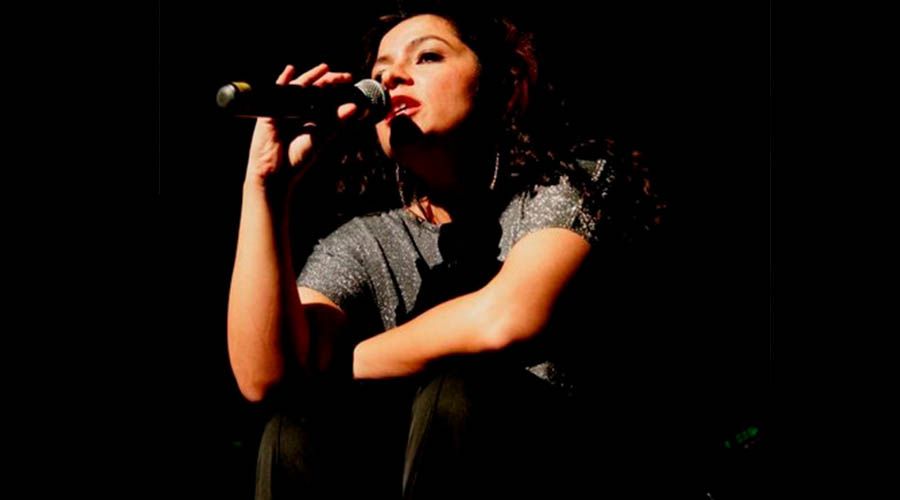 Filha de Amazonino faz homenagem ao pai: 'Ele não está morto', diz Lívia Mendes Prado